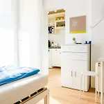 Sunshine Apartment *
